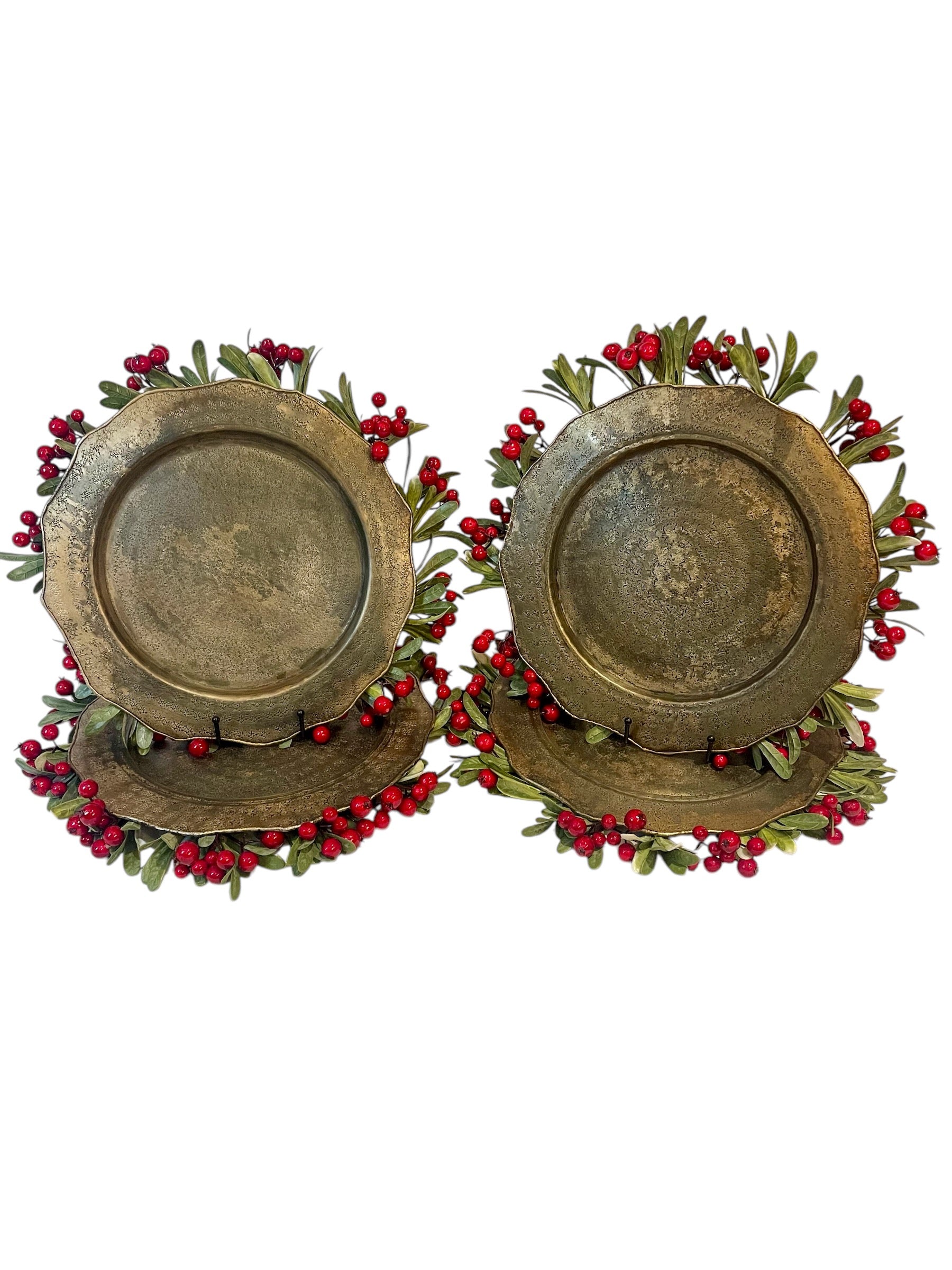 Holiday in Buckhead Chargerscape (Set of 4 Chargers & Wreaths)